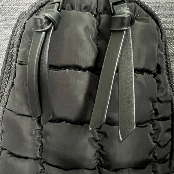 NWT URBAN EXPRESSIONS CONVERTIBLE BACKPACK SLING SHOULDER BAG - Picture 2 of 9